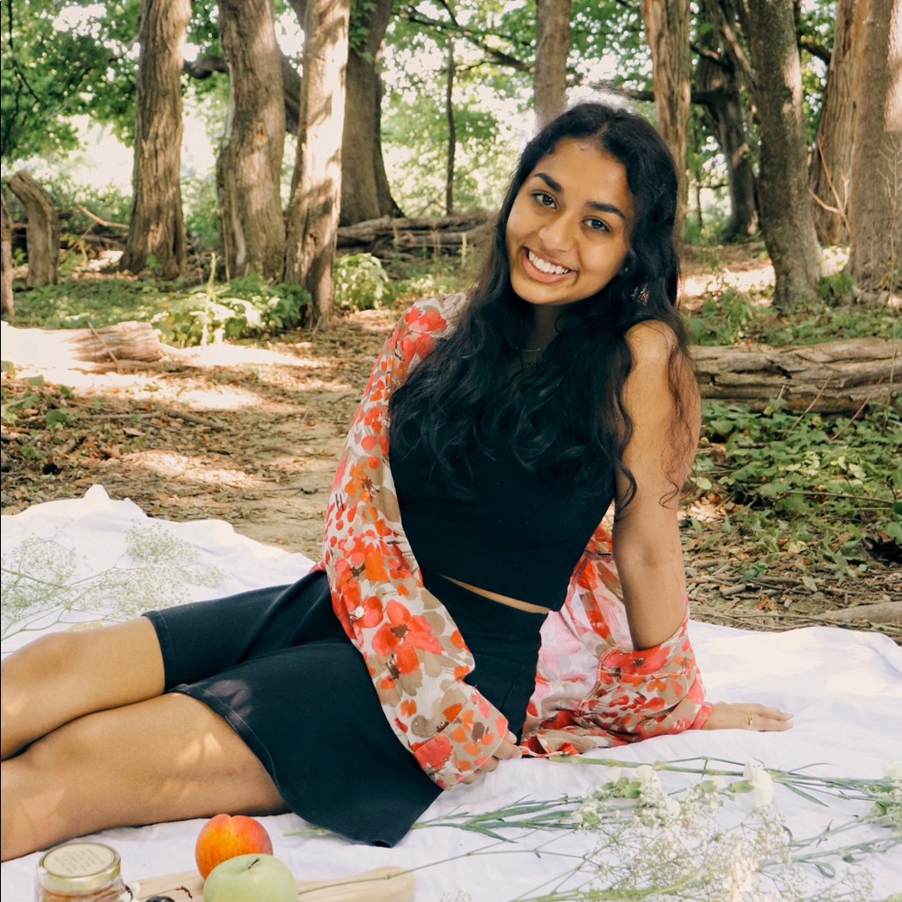 Meet your Posher, Ratna